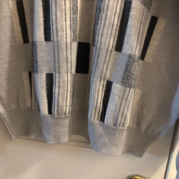 Men's Grey Saks Fifth Avenue Geometric Pattern L/S Sweater Size L
